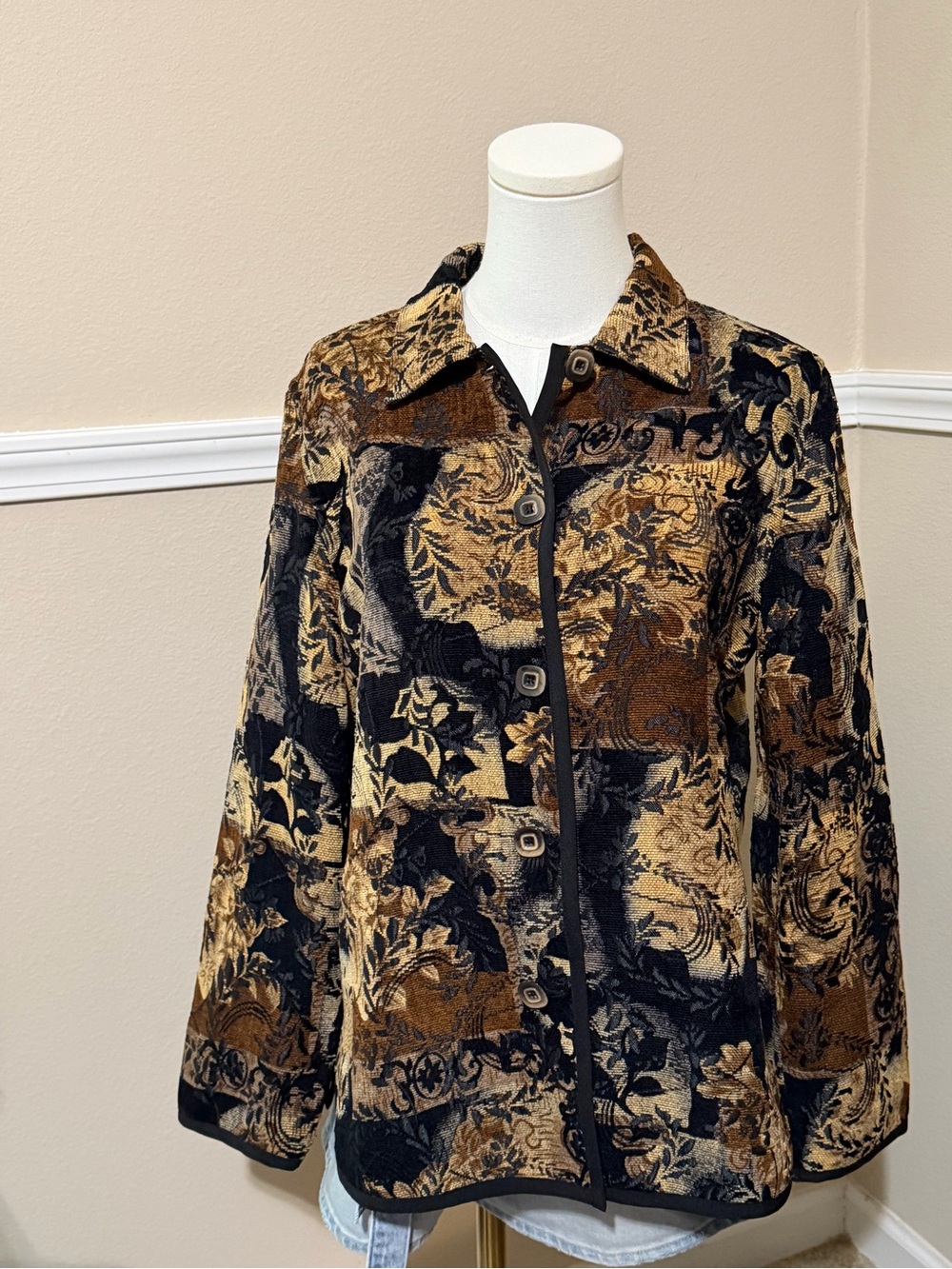 Women's Black and Brown Floral Pattern Button-Front Jacket